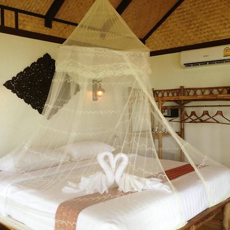 Nautilus Right On The Beach Resort 란타섬 외부 사진