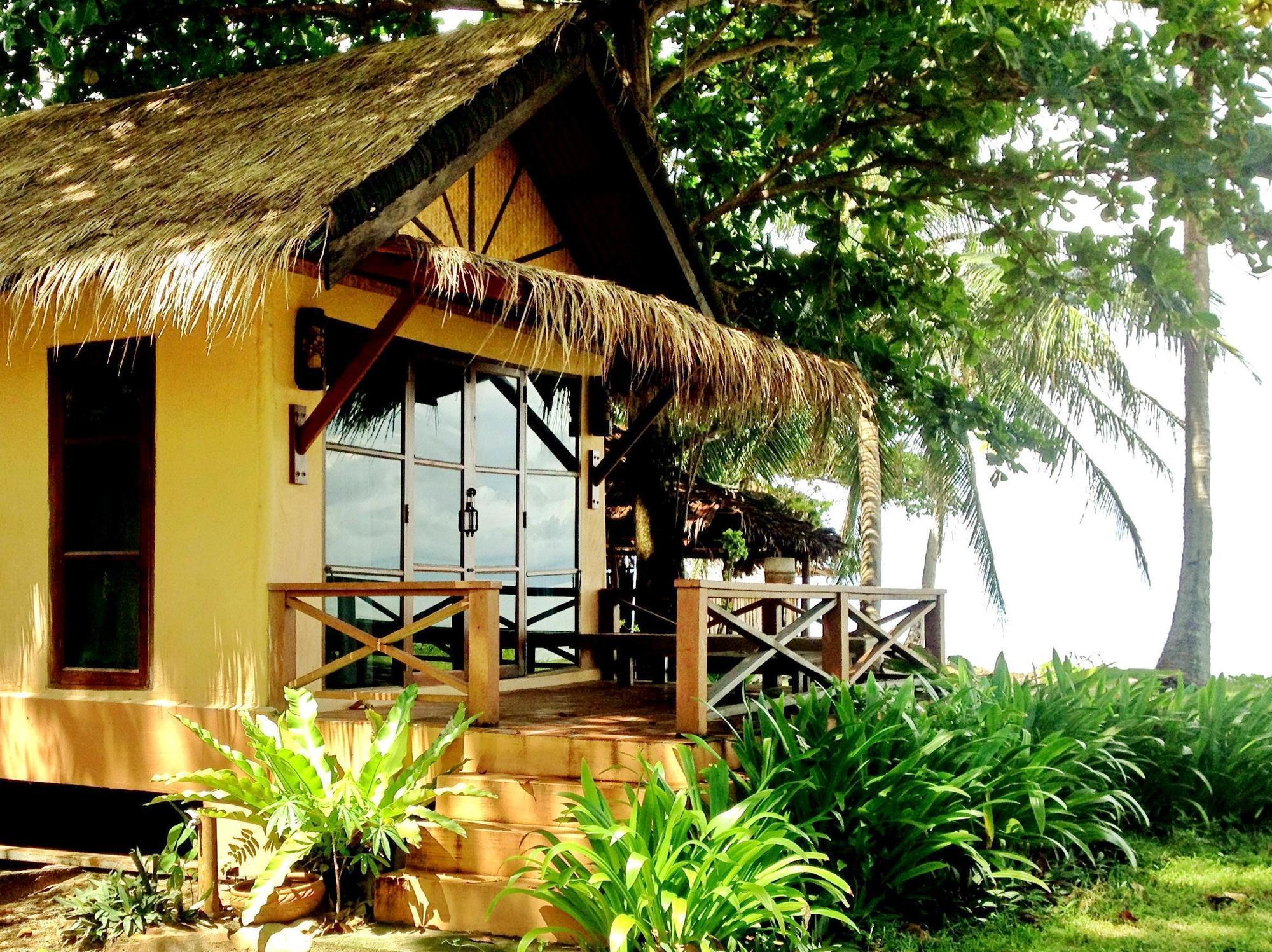 Nautilus Right On The Beach Resort 란타섬 외부 사진